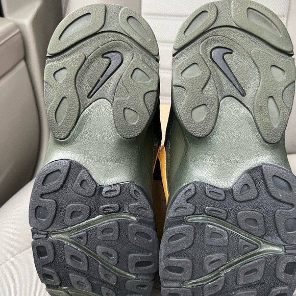 Sneaker - Picture 4 of 4